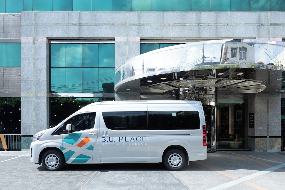 B.U. Place 41/49