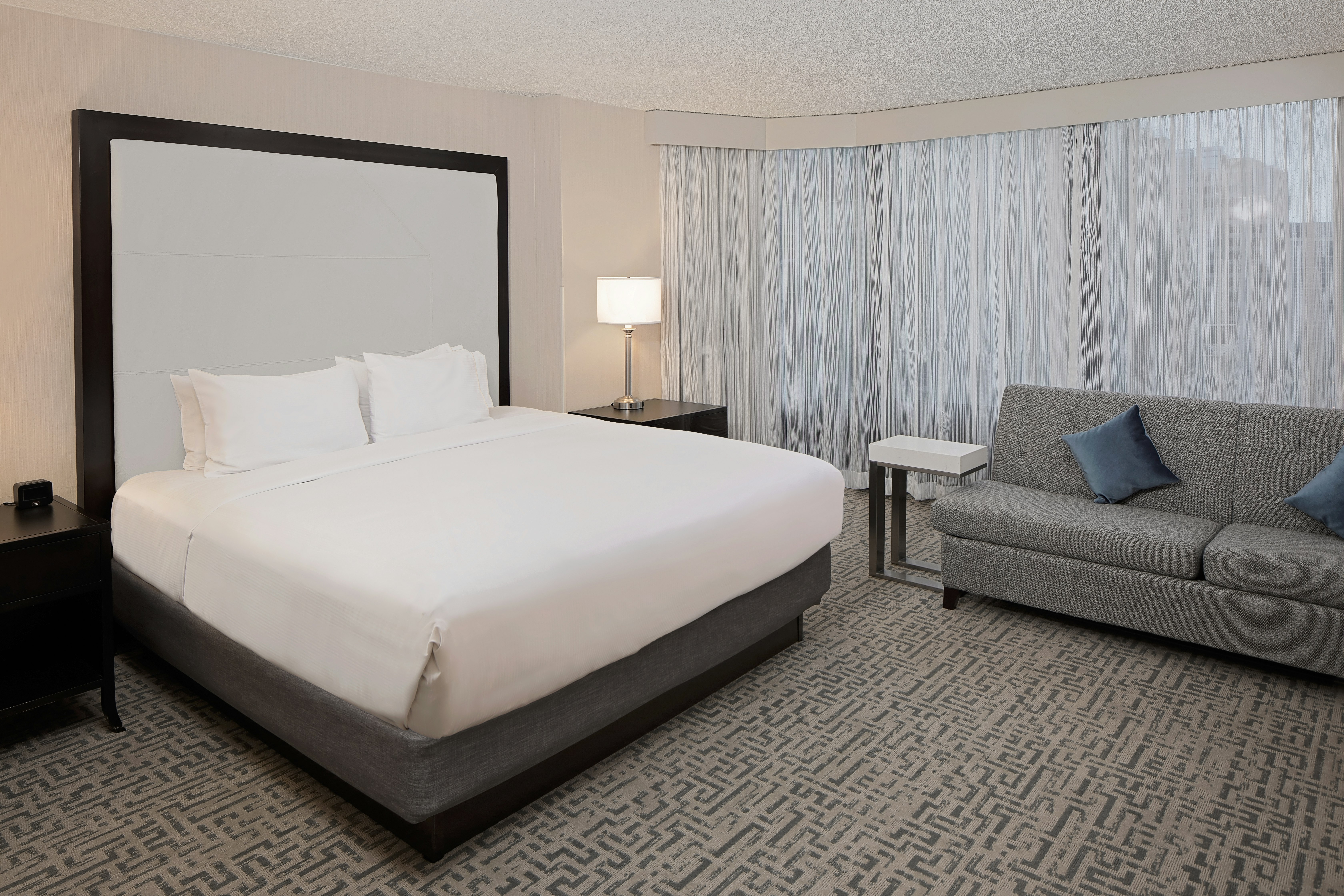 ROOM, KING BED, SOFA, CORNER