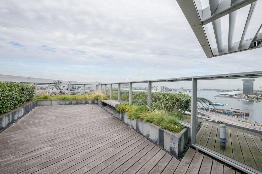 Doubletree By Hilton Amsterdam Centraal Station 38/88