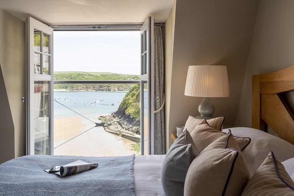 South Sands Hotel 11/50