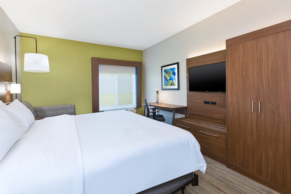 Holiday Inn Express Hotel And Suites Three Rivers 23/60