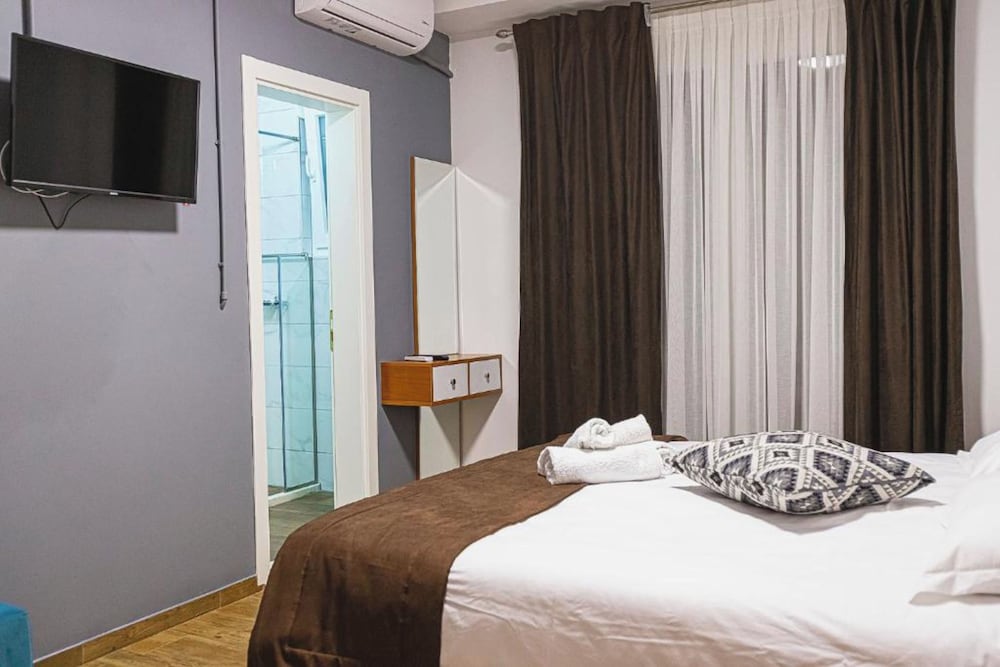 Olivar Hotel Tirana 16/60