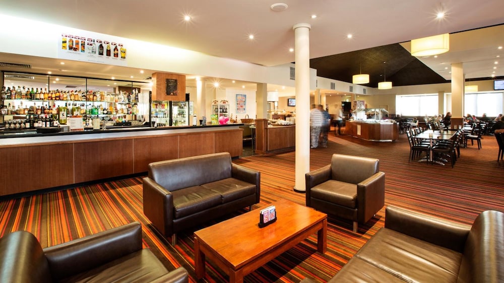 Nightcap at Gateway Hotel 25/36