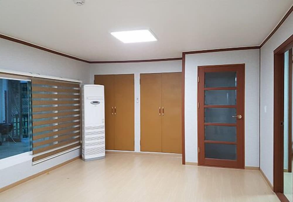 Pocheon Bluesky Pension 15/50