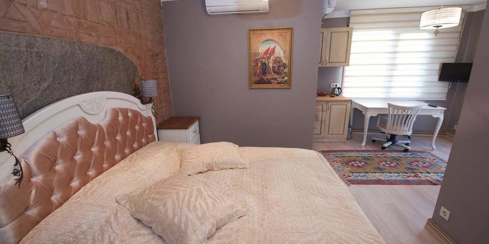 Galatolia Suites 11/50