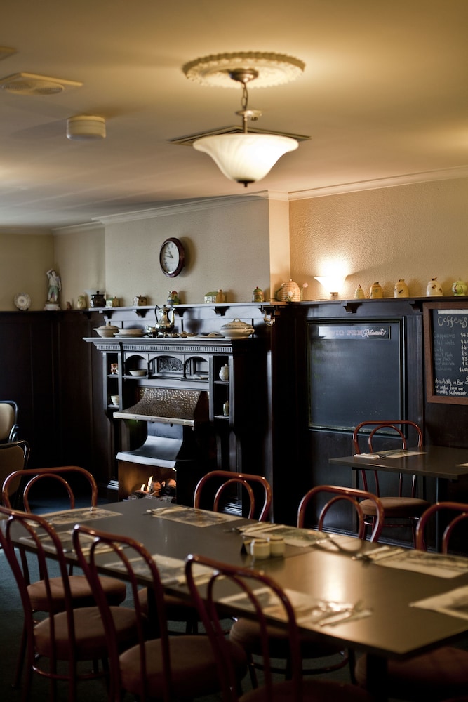 restaurant cafeteria