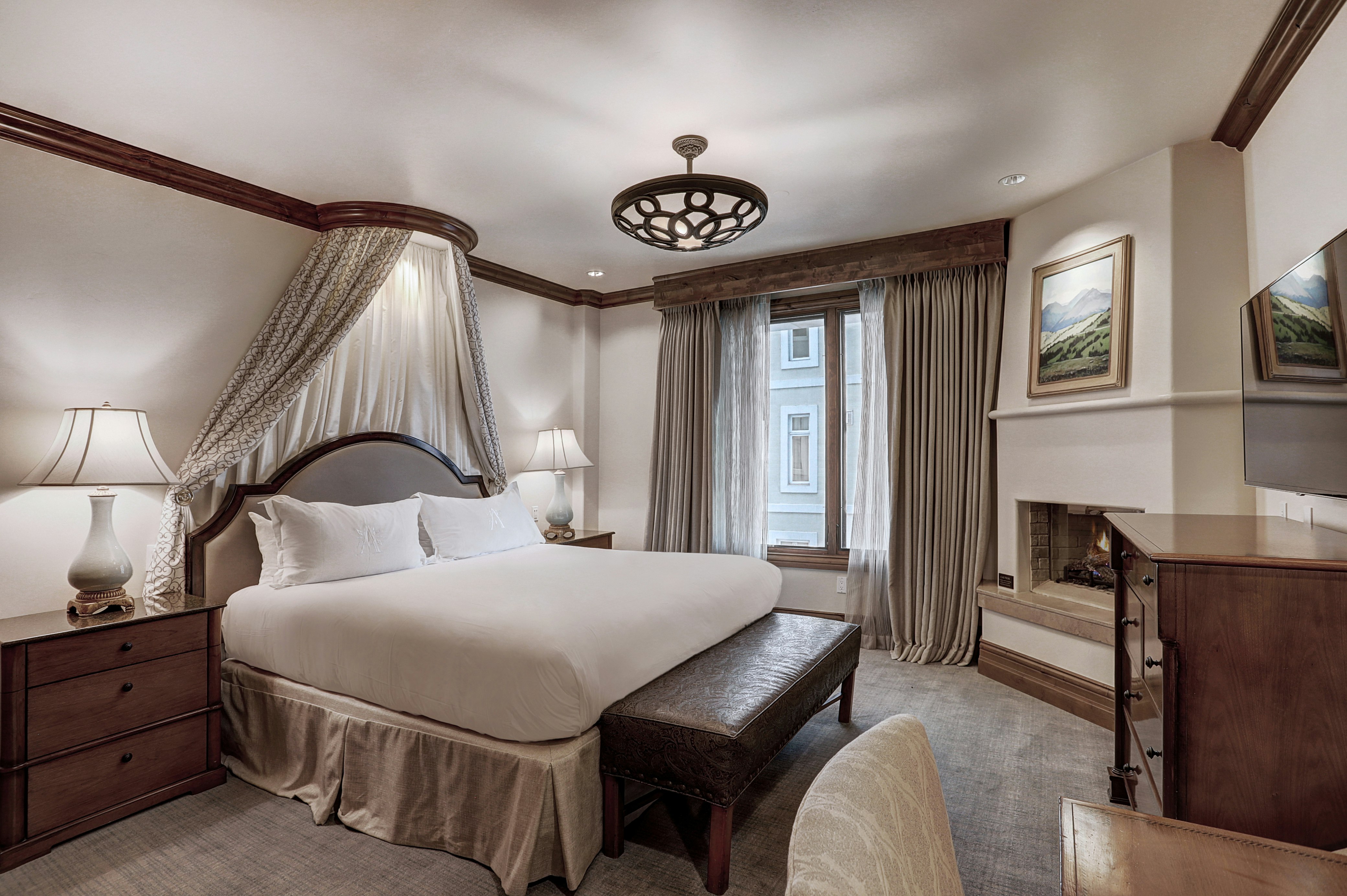 SUPERIOR, KING BED