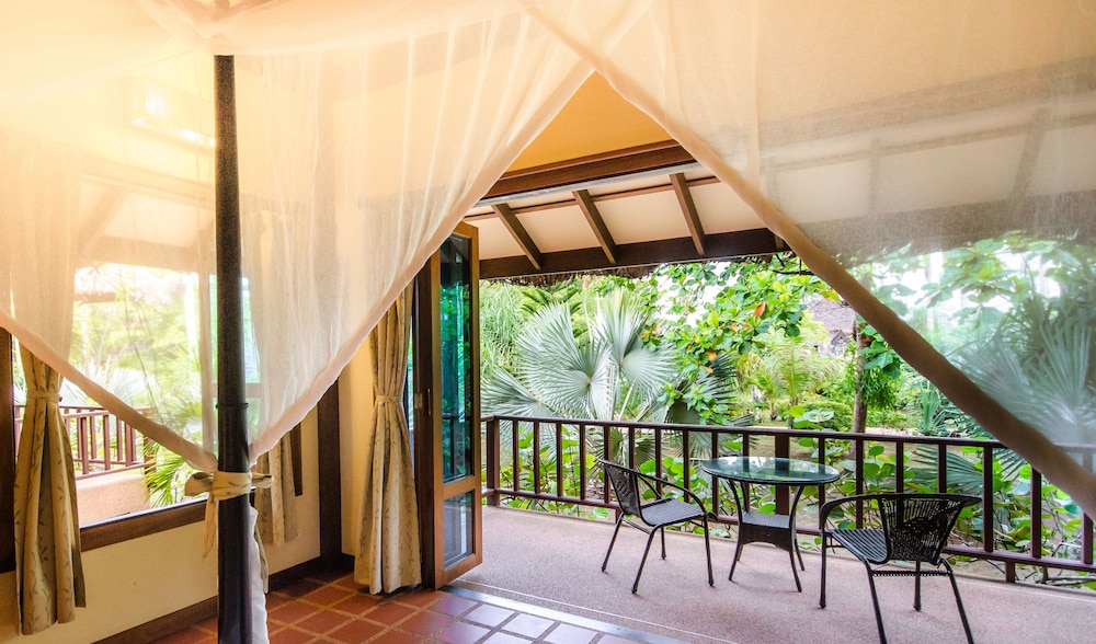 Koh Jum Beach Villas 35/76