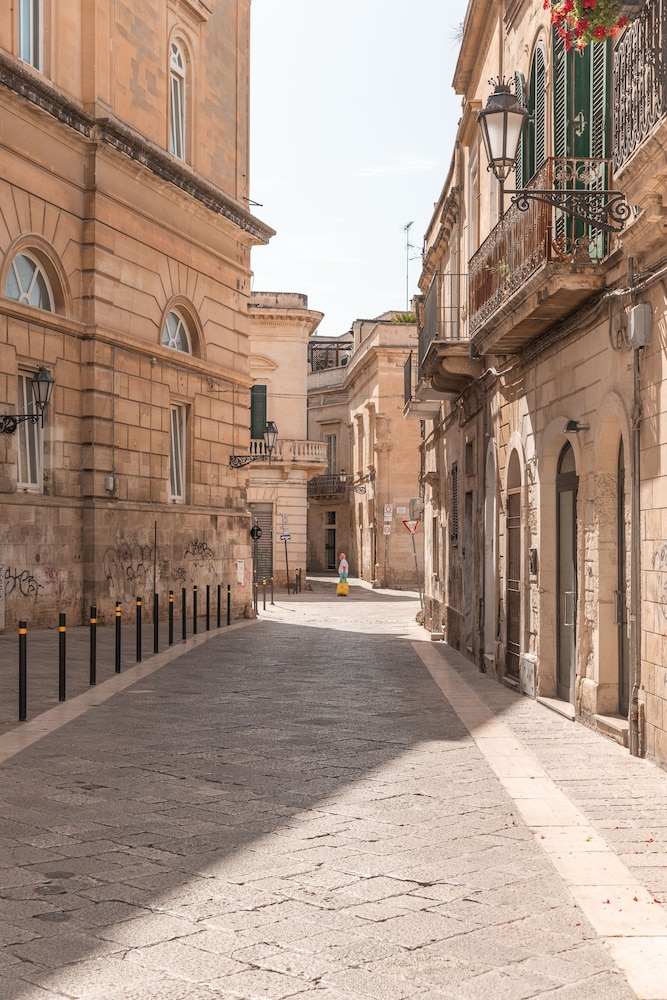Palazzo Lecce 43/47