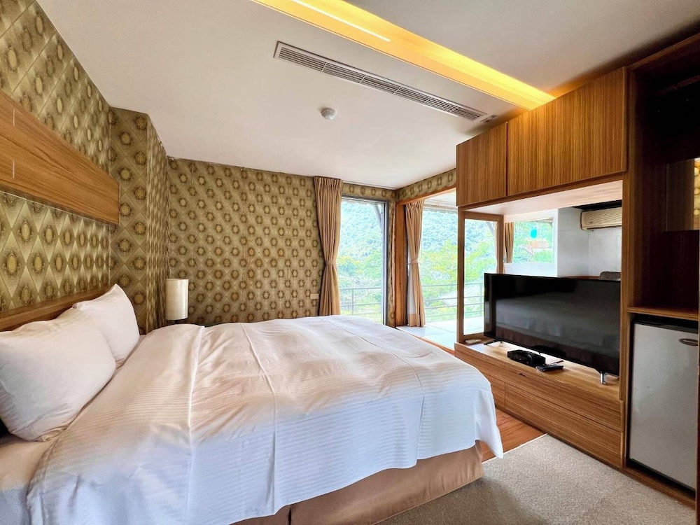 Wulai Sunglyu Spring Resort 12/30