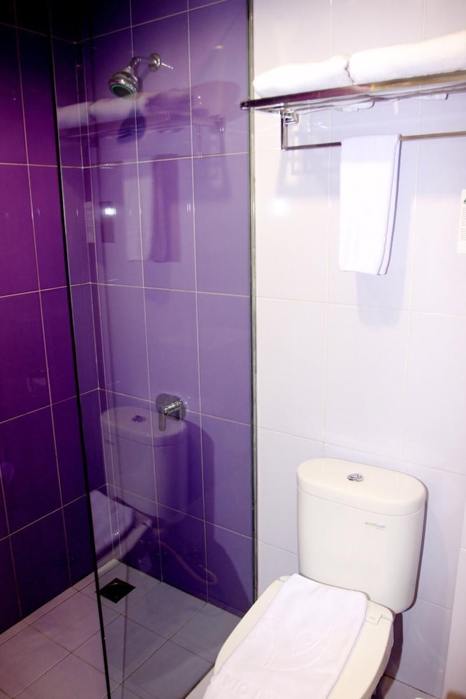 Vio Hotel Surapati Bandung 33/34