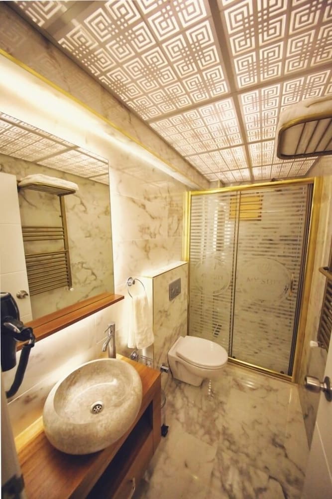 My Suit Residence 50/50