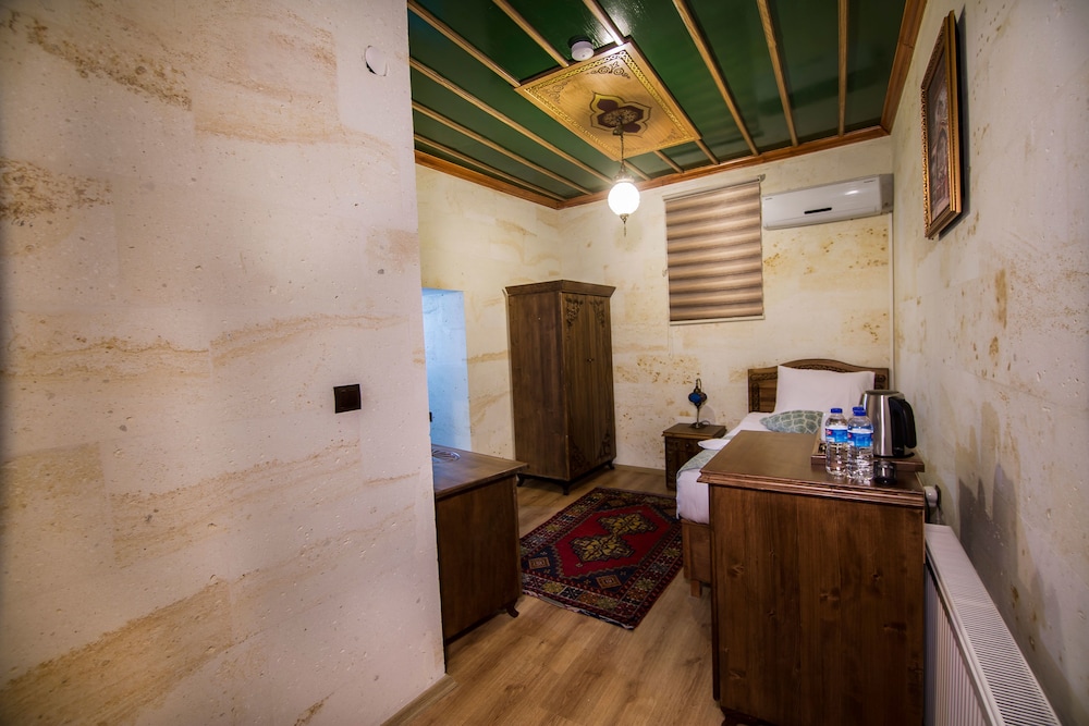 Ozbek Stone House 11/50