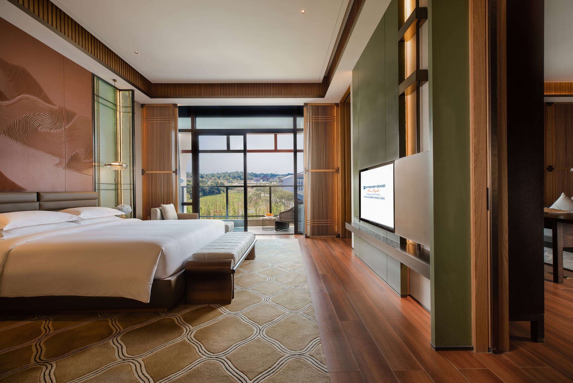 PRESIDENTIAL, SUITE, KING BED
