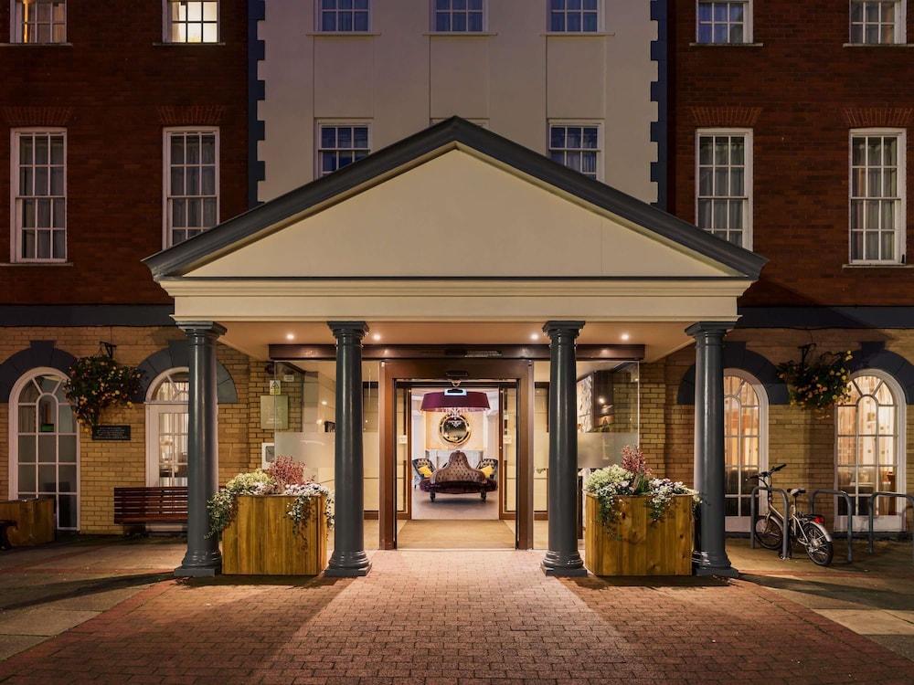 Mercure Southgate Hotel 4/49