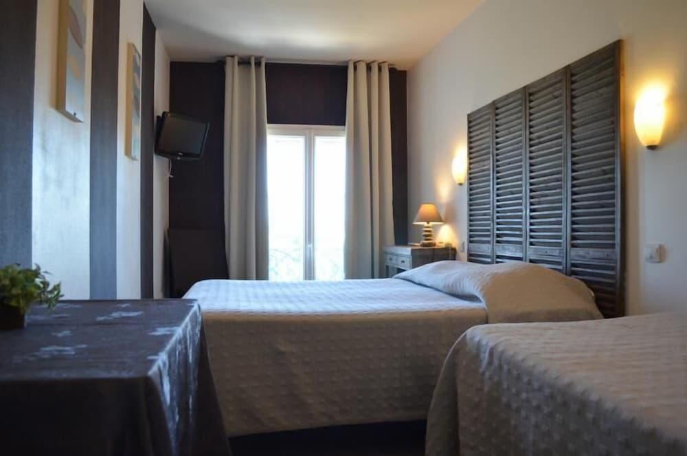 Hotel De L'ocean 4/34