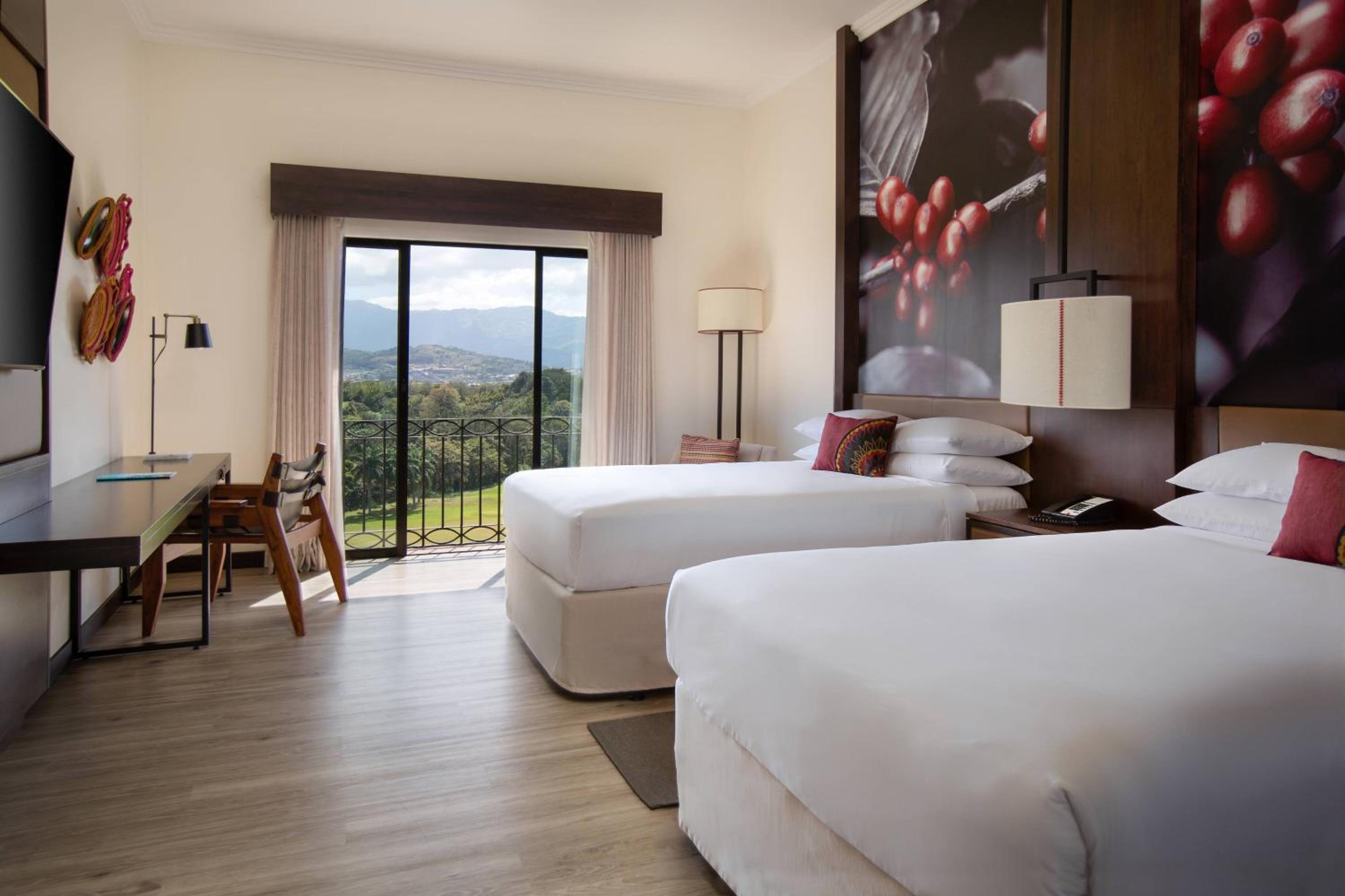 Guest Room, 2 Double Beds, Executive Lounge Access, Middle Floor