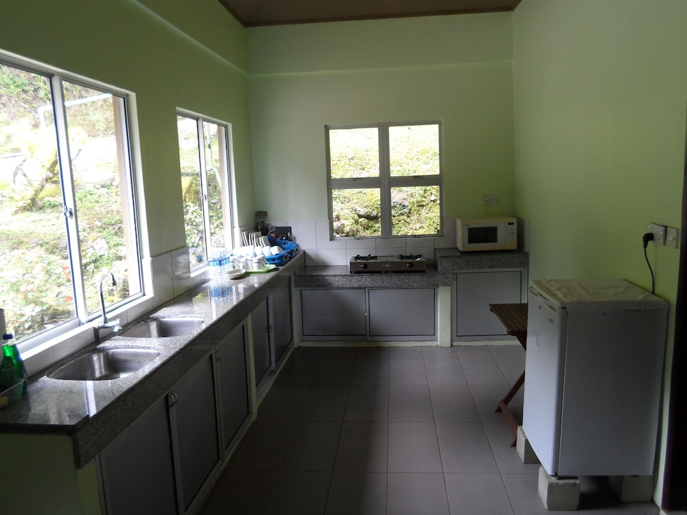 J Residence 58/60