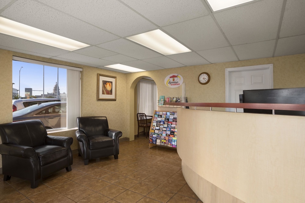 Super 8 By Wyndham Austin Downtown/Capitol Area 7/23