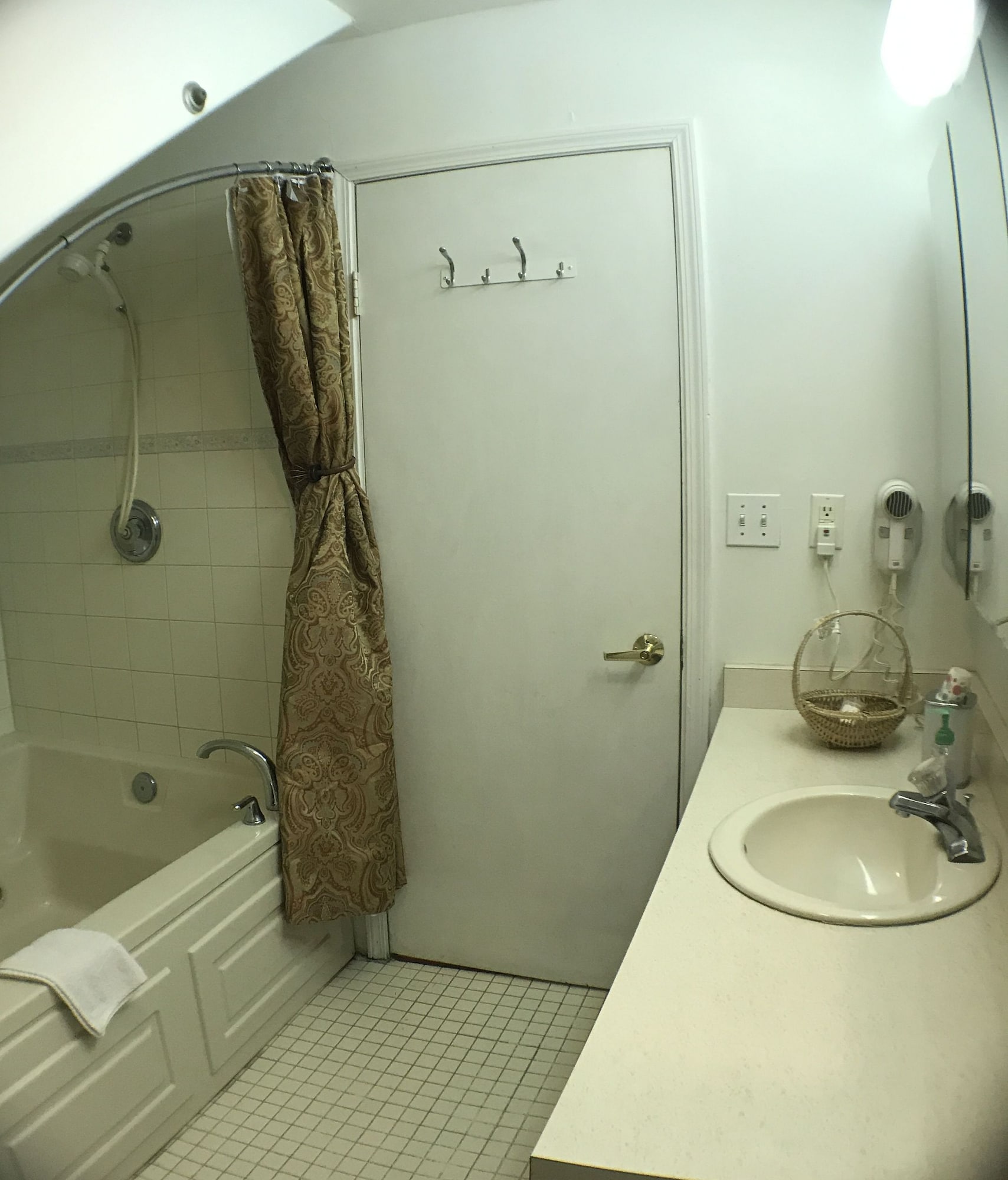 Condo, Suite