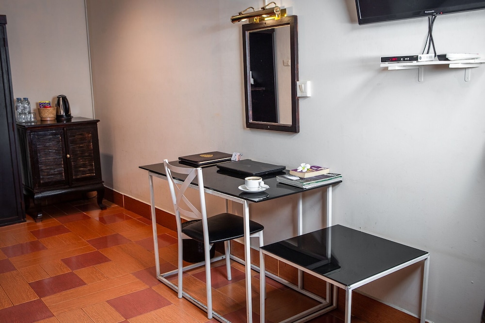 Pakse Hotel 38/49