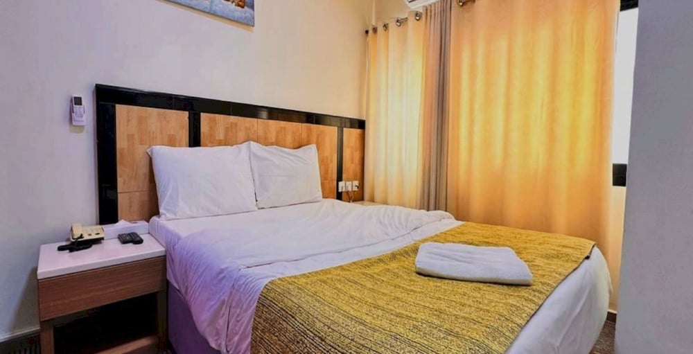 Sharjah Plaza Hotel 17/26