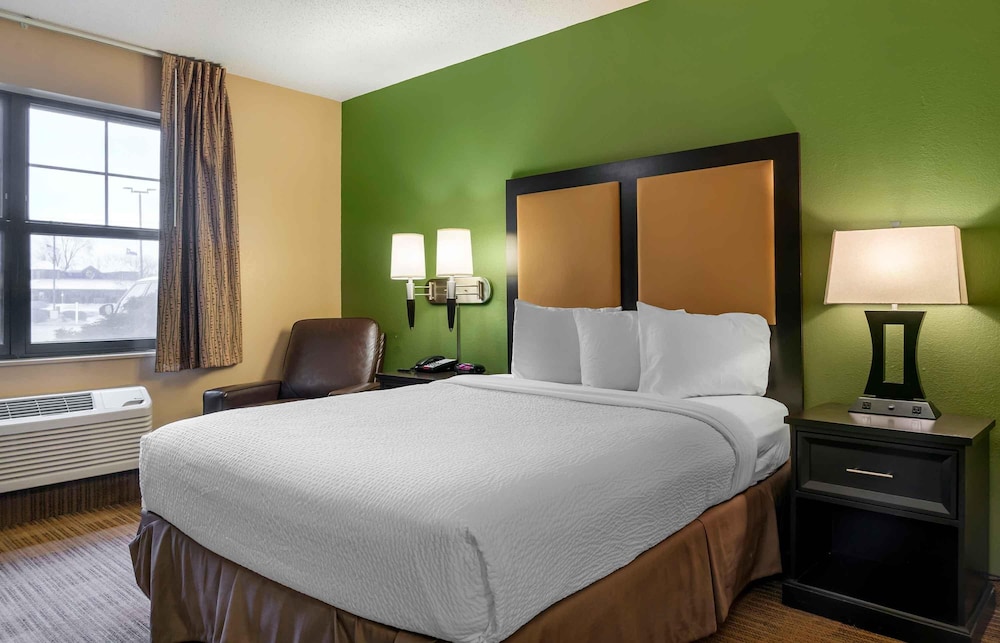 Extended Stay America - Detroit - Roseville 11/50