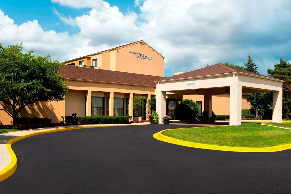 Comfort Inn and Suites Arlington Heights Wilke Rd 1/69