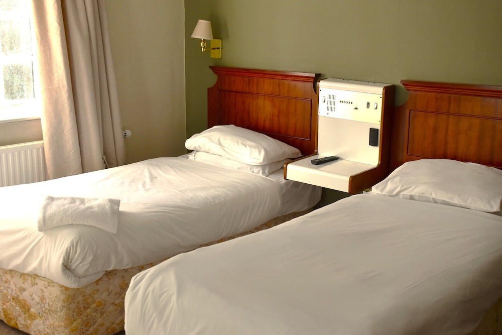 ROOM, TWIN BEDS