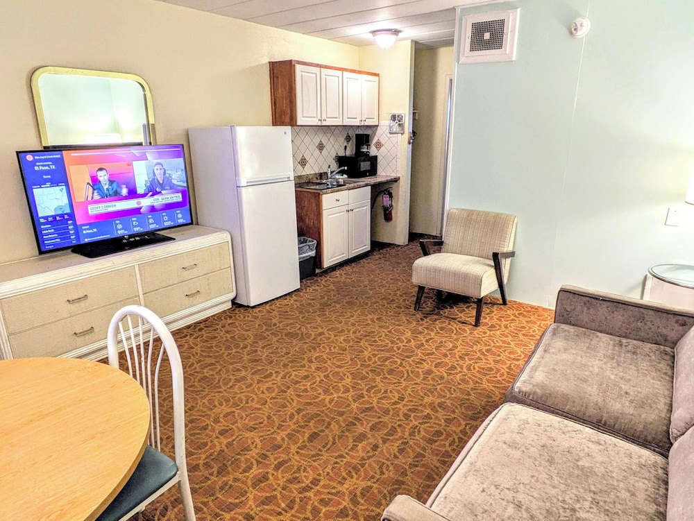 Quebec Motel 55/60