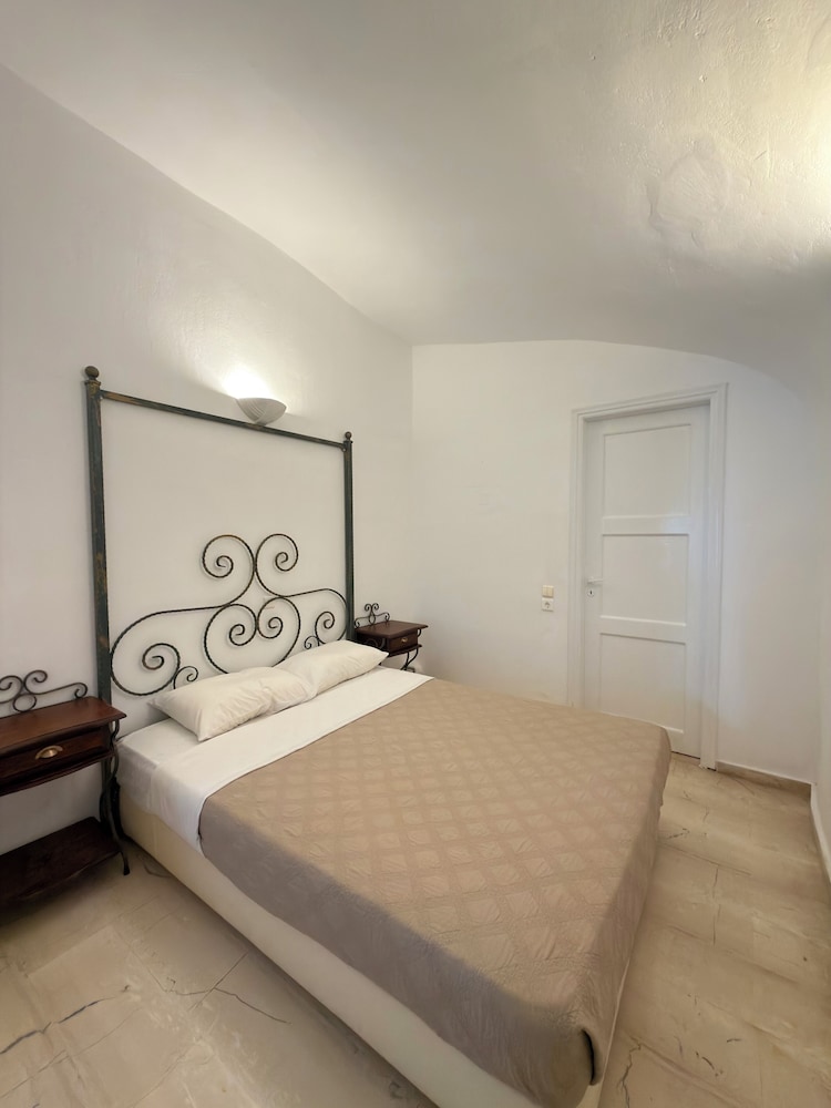 Nomikos Villas 14/46