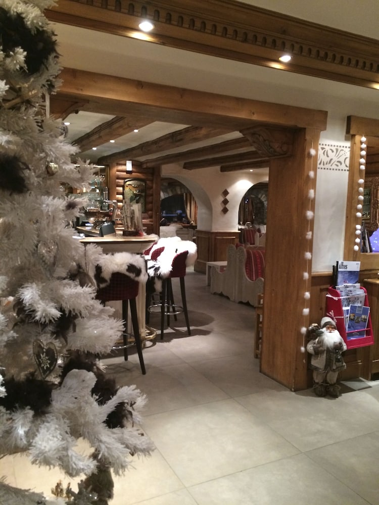 Les Campanules Hotel Restaurant 37/60