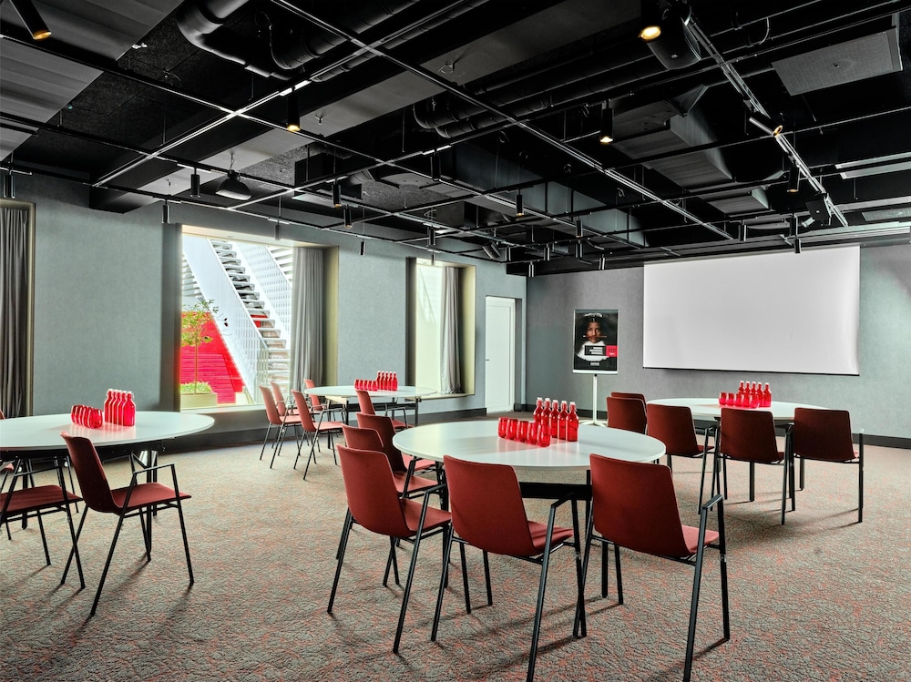 Radisson RED Vienna 62/69