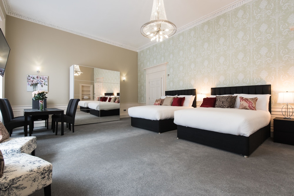 Royal Princes Suites 8/37
