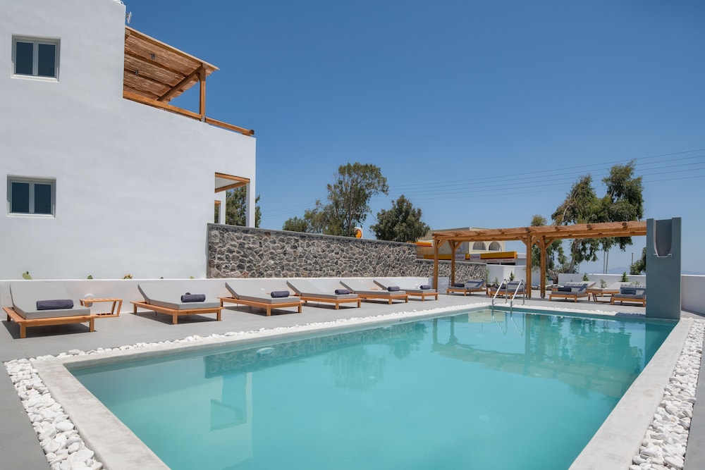 June Twenty Suites 27/50