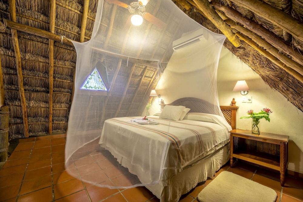 The Lodge At Uxmal 10/50