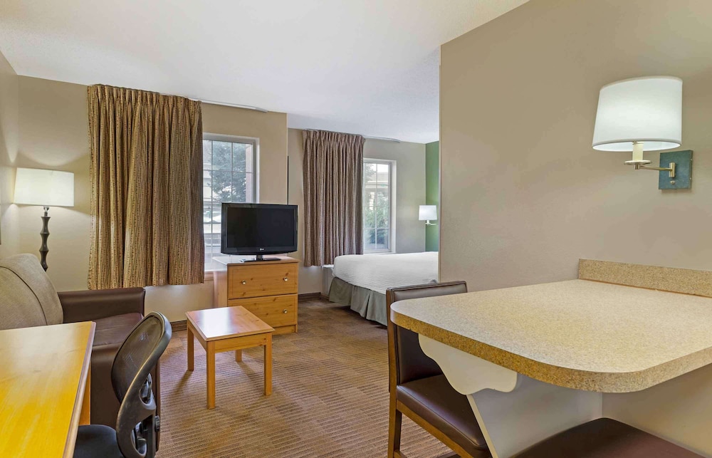 Extended Stay America Suites Boston Marlborough 42/55