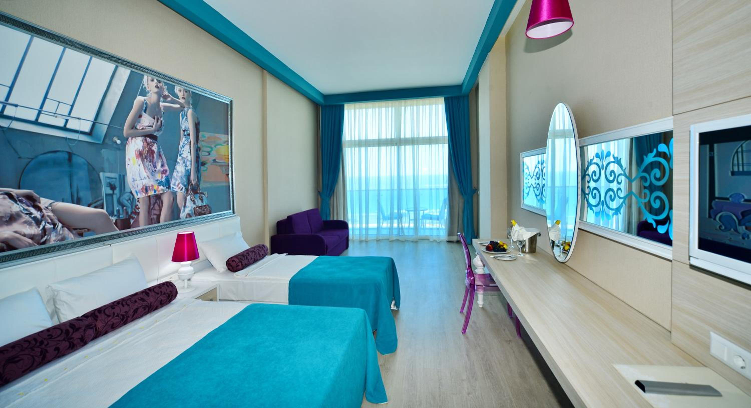 Room, Double or Twin Bed, Lateral Side Sea View