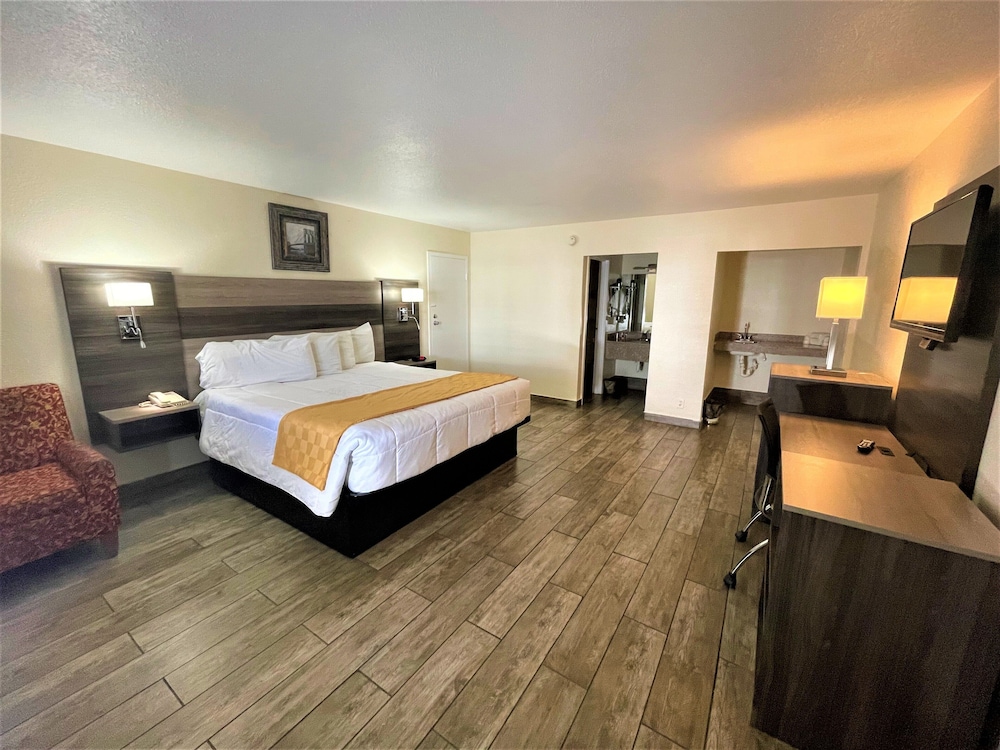 Ramada By Wyndham Kingman 22/52