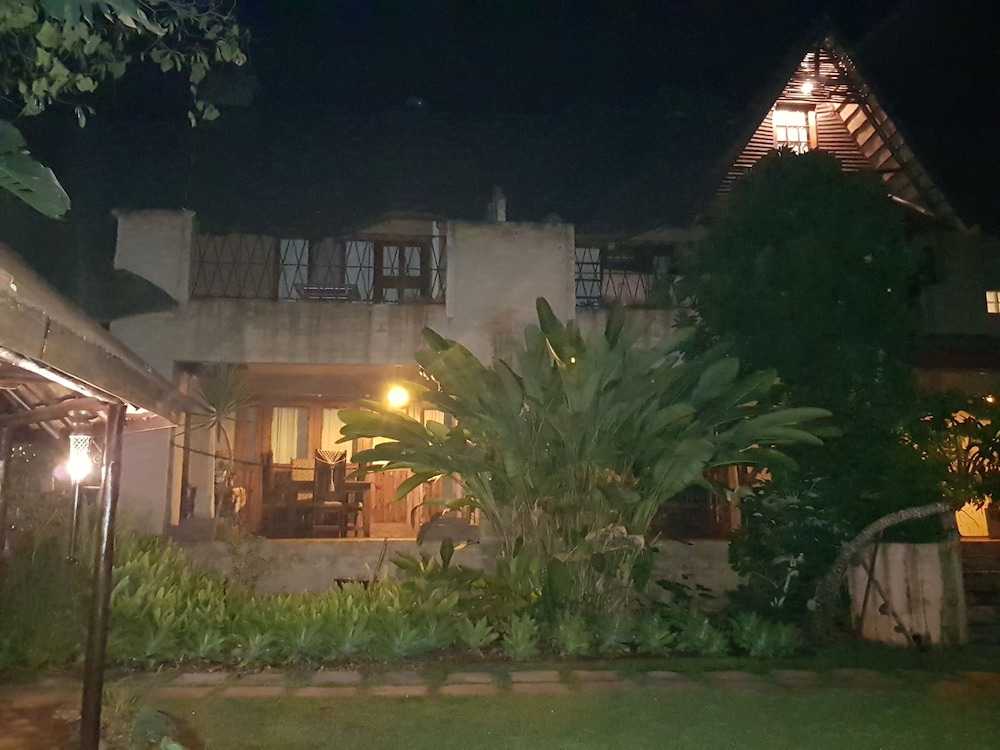 River House Lodge 5/50