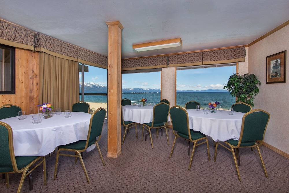 Tahoe Lakeshore Lodge & Spa 46/62