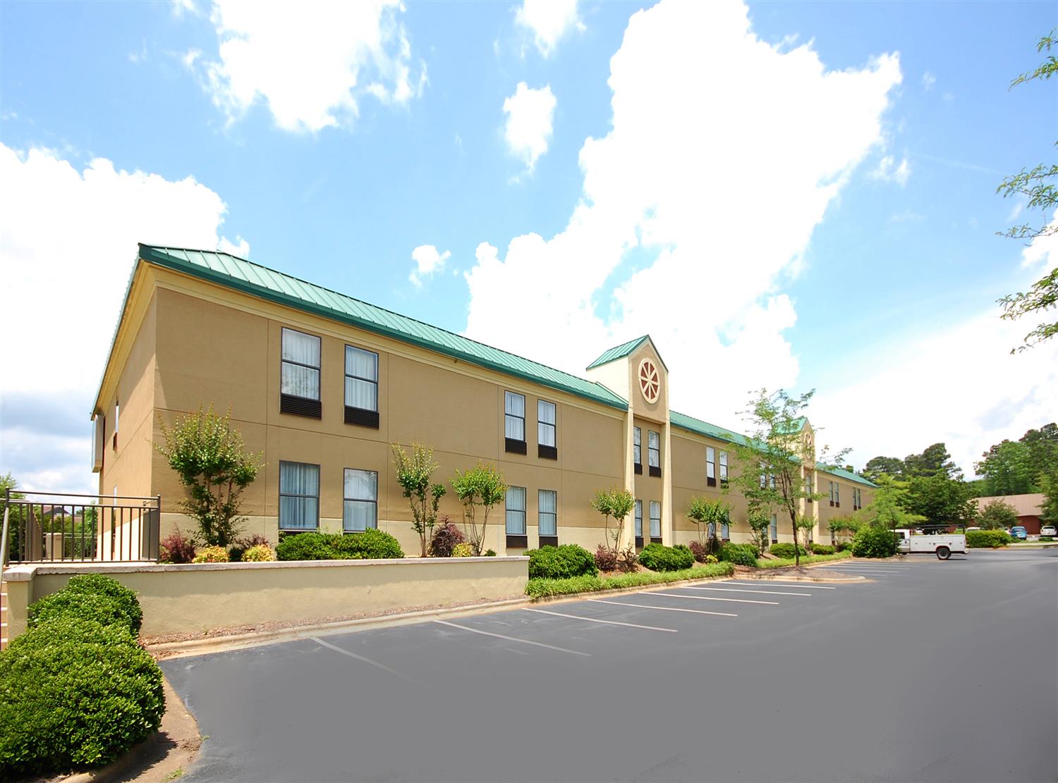 Best Western Plus Edison Inn 2/24