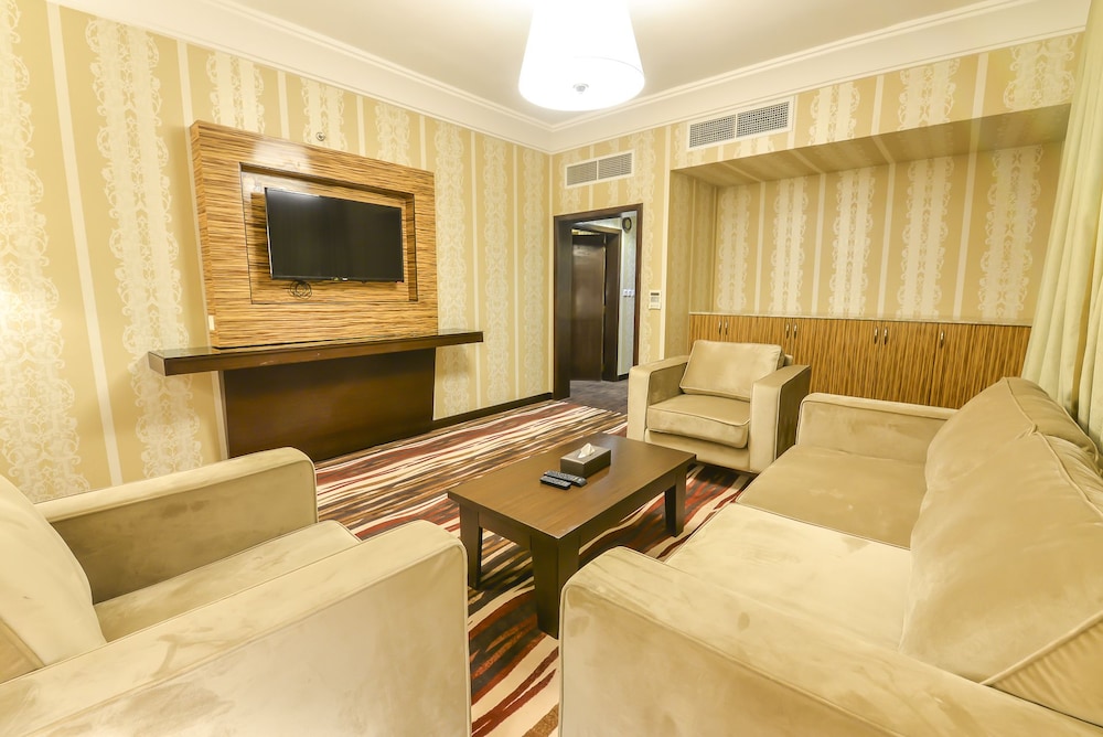 فندق كراون تاون(Crown Town Hotel) 33/46