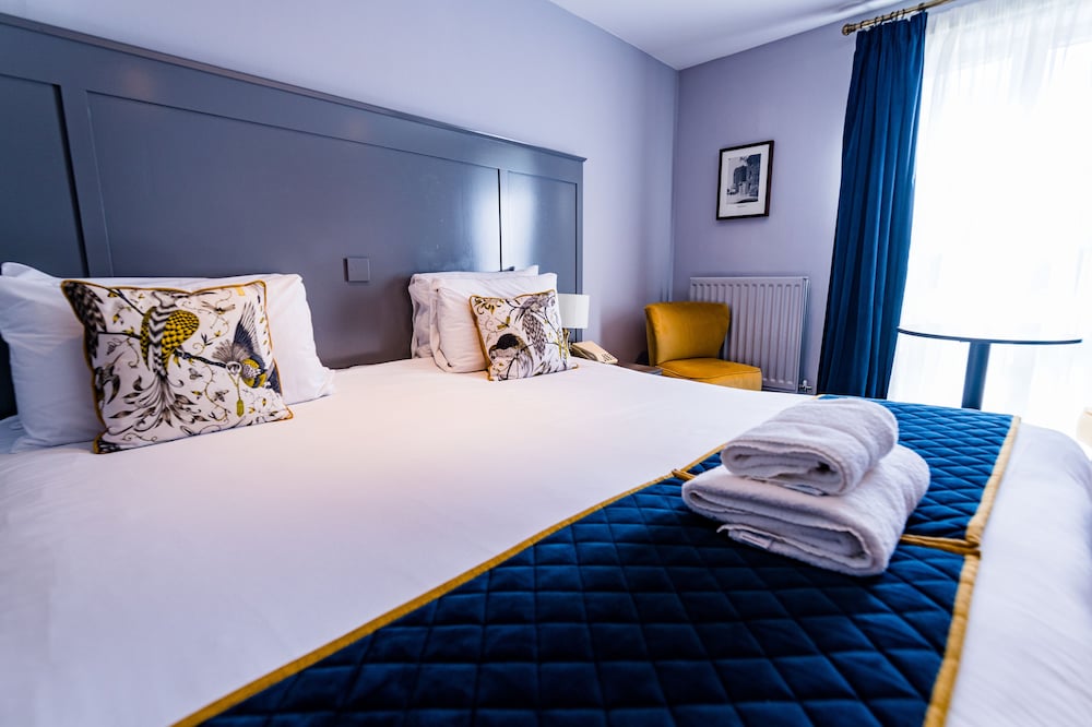 SUPERIOR, DOUBLE BED