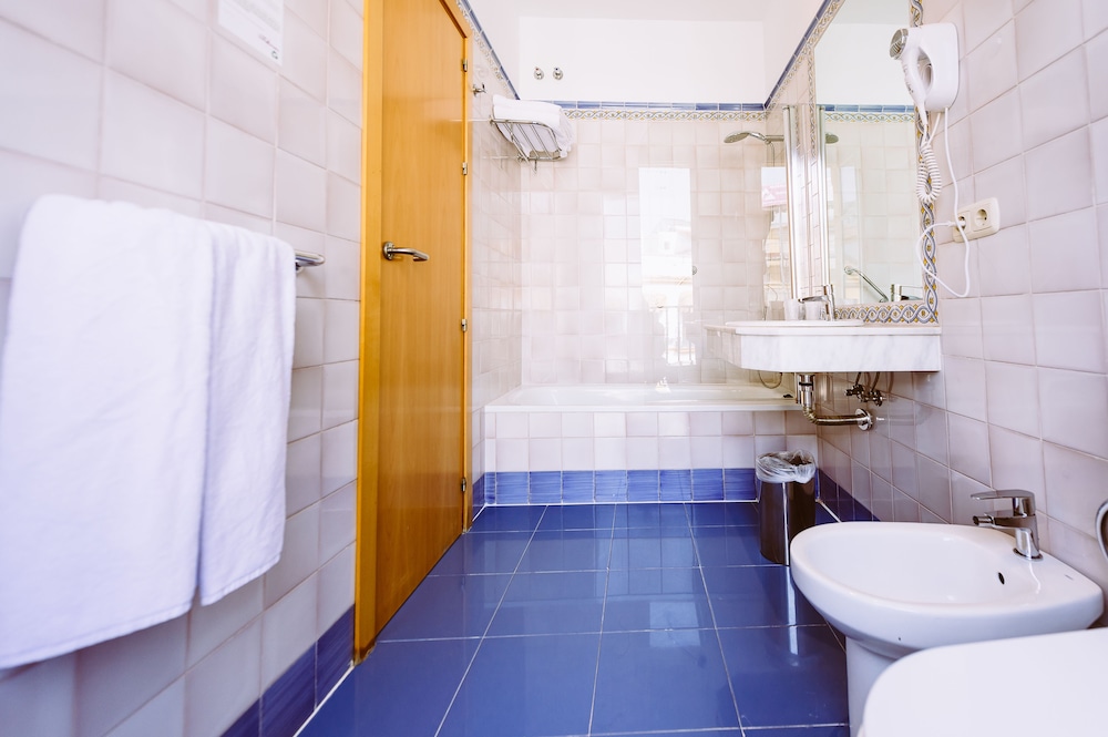 Basic Hotel Dona Manuela 36/40