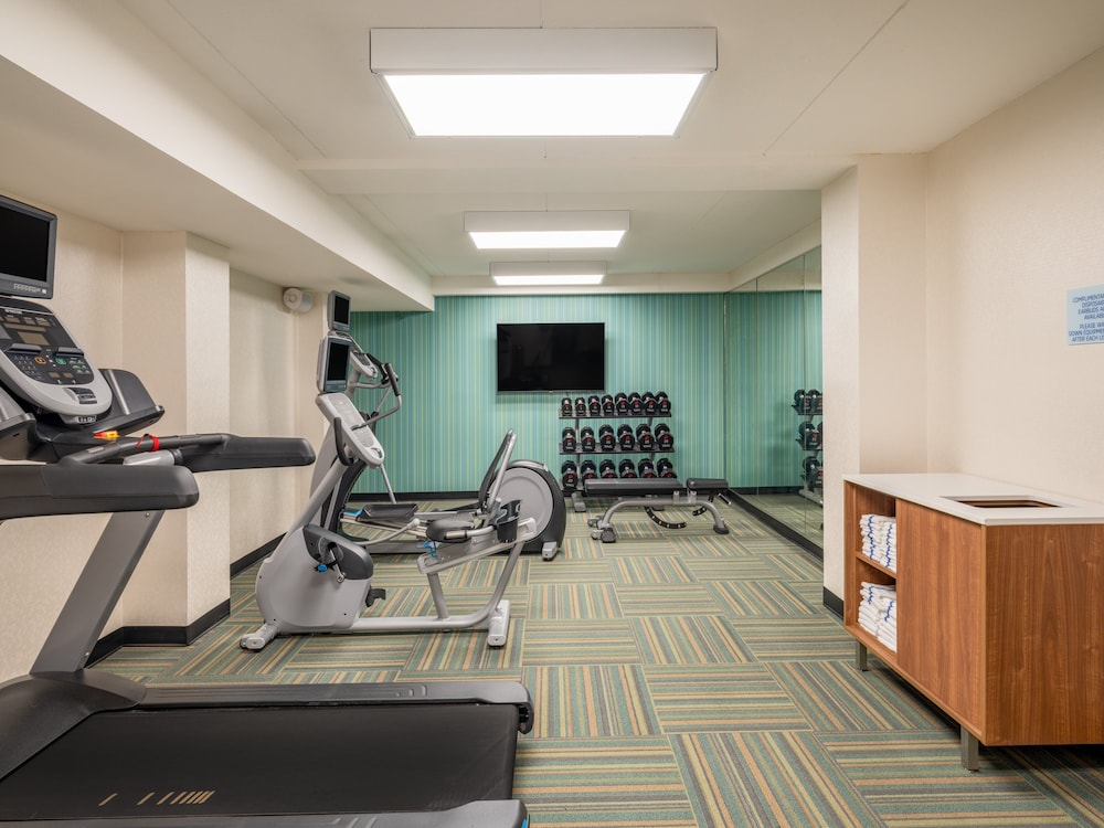 Holiday Inn Express Minneapolis West Plymouth 35/52