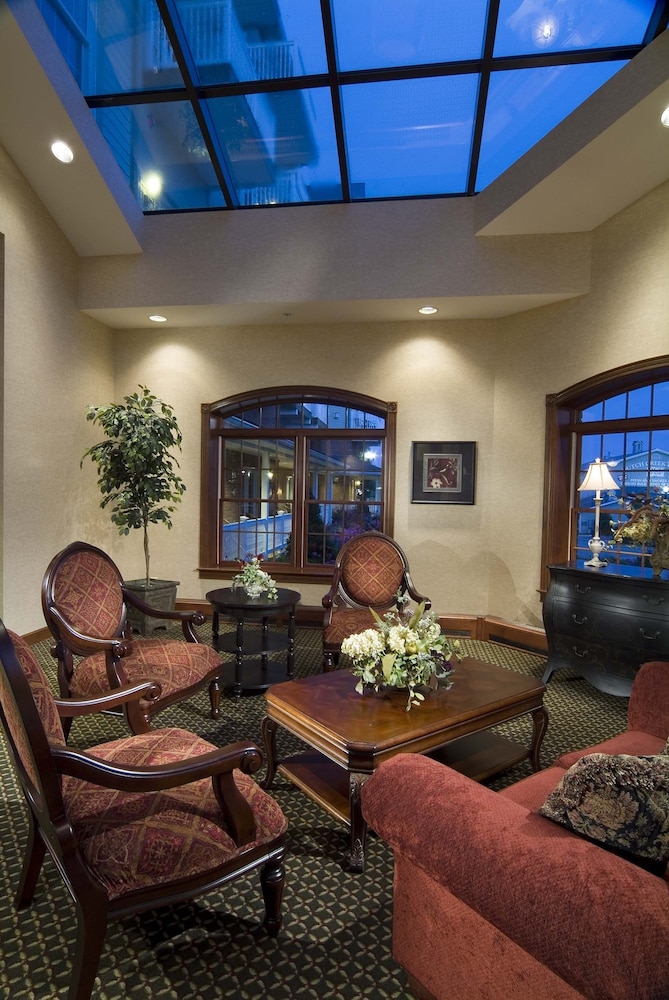 Carlisle Inn Sugarcreek 35/58
