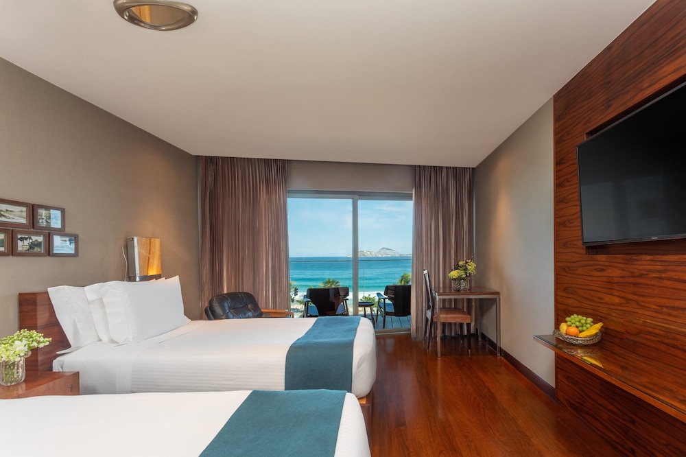 DELUXE, TWIN BEDS, OCEAN FRONT