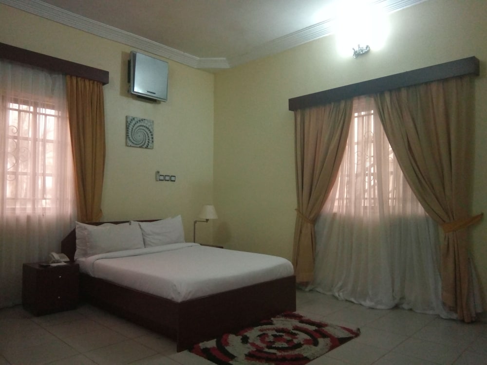 Zeina Suites Abuja 13/47