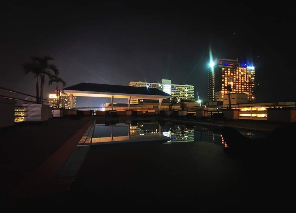 Highfive Hotel 12/70